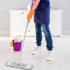 Electrostatic vs Traditional Mops: Which Is Better for Commercial Cleaning?